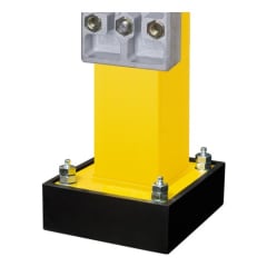 Federelement SWING für Rammschutzplanke WACHTWERK X® - gelbes Metallteil mit schwarzer Gummibasis und Befestigungsschrauben