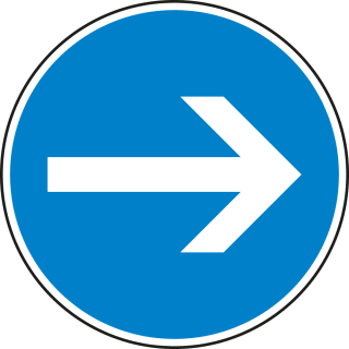 Vorgeschriebene Fahrtrichtung hier rechts - Verkehrsschild VZ 211