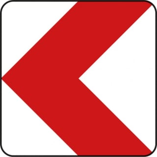 VZ 625-10 Richtungstafeln in Kurven linksweisend
