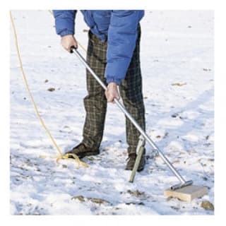 Erdanker-Ziehgerät für Schneefangzaun