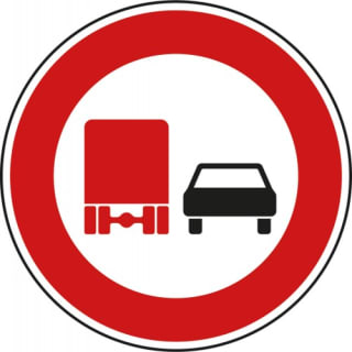 VZ 277 - Schild Überholverbot für Kraftfahrzeuge über 3,5t