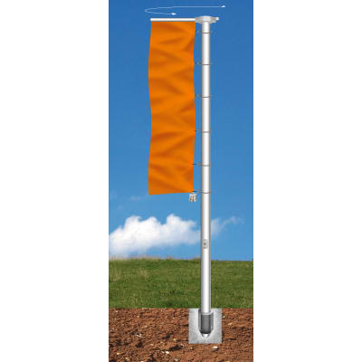 Fahnenmast mit verstärktem Ausleger Fahnenmast mit verstärktem Ausleger