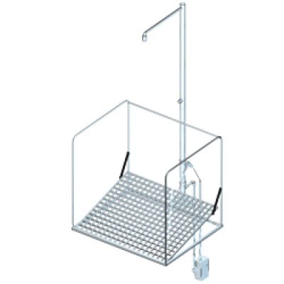 Frostsichere Notdusche mit umliegendem Schutzkorb - Unterflurauslösung Frostsichere Notdusche mit umliegendem Schutzkorb - Unterflurauslösung