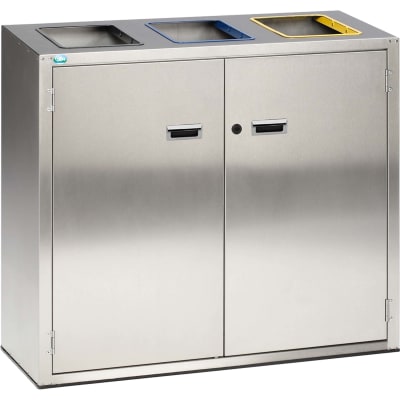 Wertstoff-Recyclestation mit offenen Einwürfen Wertstoff-Recyclestation mit offenen Einwürfen