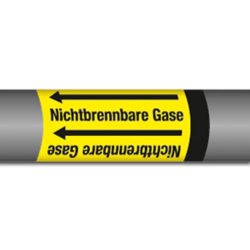 Rohr mit gelbem Warnschild und schwarzem Pfeil mit der Aufschrift Nichtbrennbare Gase Gruppe 5
