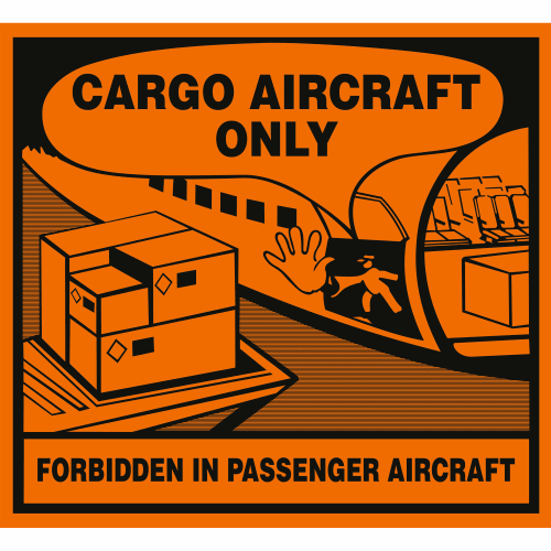 Transportkennzeichen Cargo Aircraft Only (CAO) orange Warnschild mit Text 'CARGO AIRCRAFT ONLY' und 'FORBIDDEN IN PASSENGER AIRCRAFT', Symbol für Fracht und Handzeichen