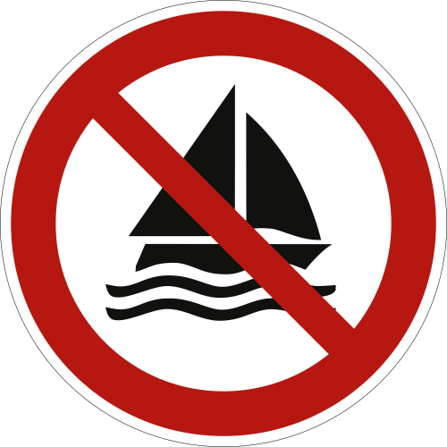 Verkehrsschild Segeln verboten nach ISO 20712-1 mit rotem Verbotssymbol und schwarzem Segelboot