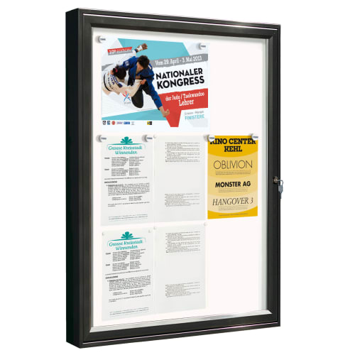 Schaukasten KLASSIK VITINCOM® mit schwarzen Rahmen und Glastür, gefüllt mit verschiedenen Aushangzetteln und Plakaten