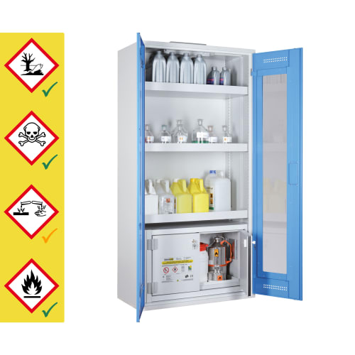 Chemikalien- und Giftschrank mit Sicherheitsbox und blauen Plexiglastüren, gefüllt mit verschiedenen Chemikalienflaschen und Sicherheitskennzeichnungen