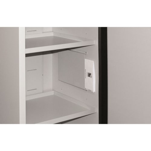 Dokumentenablage im Sicherheits- und Gefahrstoffschrank mit Dokumentenfach an der Innenseite der Tür