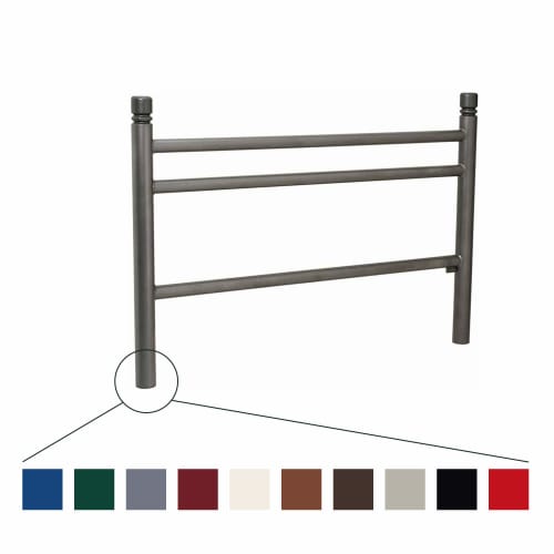 Geländer Trio aus Metall mit drei horizontalen Stäben und zwei vertikalen Pfosten in verschiedenen Farben