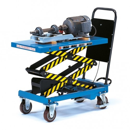 FETRA Hubtischwagen 6836 mit Tragkraft 300 bis 500 kg, blauer Hubtischwagen mit gelb-schwarzen Sicherheitsstreifen und vier Lenkrollen