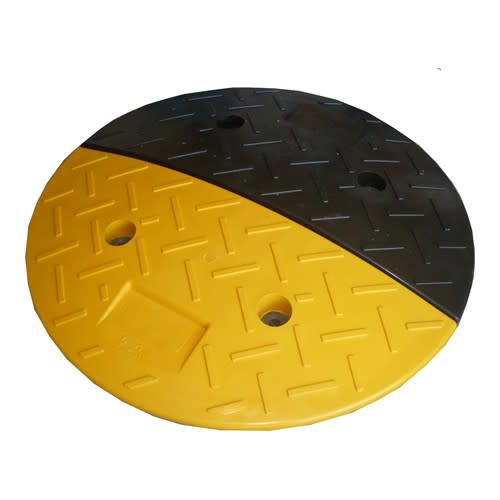 Runde Bodenschwelle 30 km/h in Gelb und Schwarz mit Tragkraft 23 Tonnen für festen Untergrund