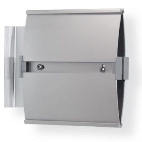 Eleganter silberner Wegweiser zur Montage von Fahnen an der Wand