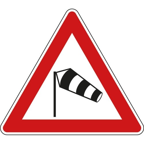 Verkehrsschild Seitenwind von links VZ 117-20 mit rotem Dreieck und Windsack Symbol