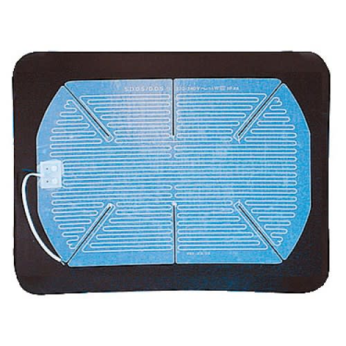 Heizungselement gegen Frost und Beschlag flach mit Anschlusskabel auf schwarzem Untergrund