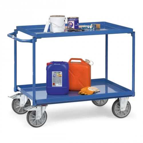 FETRA Tischwagen 4820 mit 2 blauen Stahlblechböden, waagerechtem Schiebegriff und 4 Lenkrollen, Tragkraft 400 kg, beladen mit Kanistern und Malerutensilien