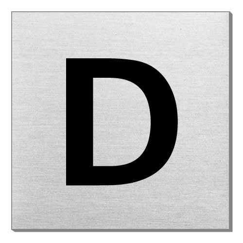 Quadratisches Textschild mit großem schwarzem Buchstaben D auf hellem Hintergrund