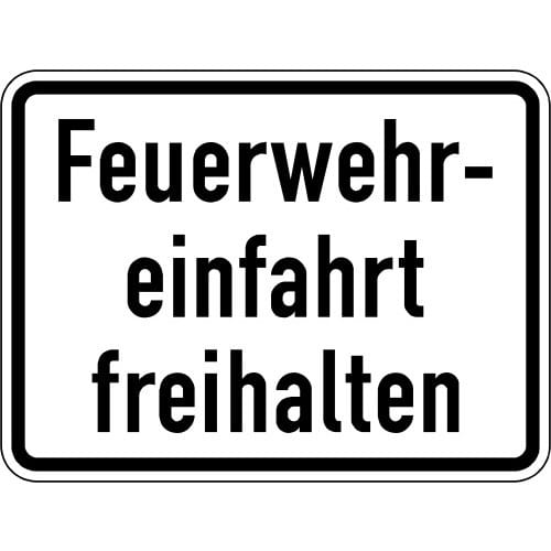Verkehrsschild Feuerwehreinfahrt freihalten VZ 2431 mit schwarzer Schrift auf weißem Hintergrund