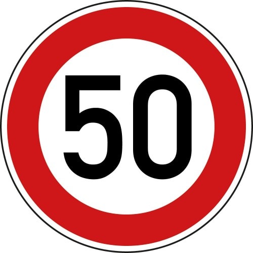 Verkehrsschild zulässige Höchstgeschwindigkeit 50 km/h, rund mit rotem Rand und schwarzer Zahl 50 in der Mitte