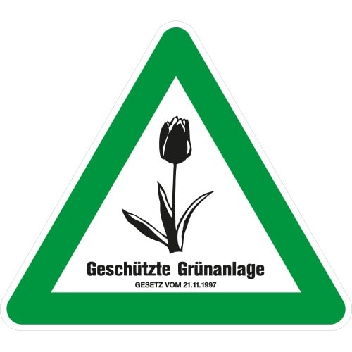 Verkehrsschild mit schwarzer Tulpe und Text Geschützte Grünanlage auf weißem Dreieck mit grünem Rand