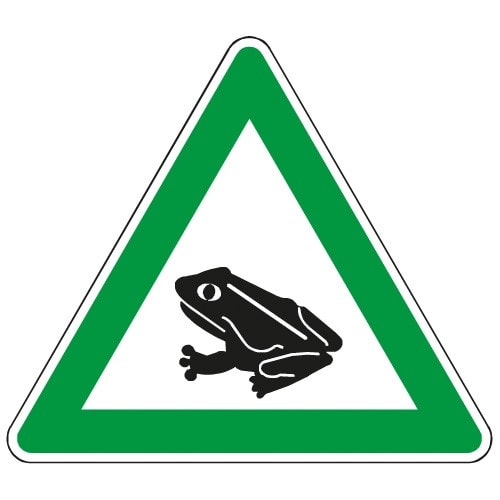 Verkehrsschild Krötenwanderung mit grünem Dreieck und schwarzem Frosch-Symbol