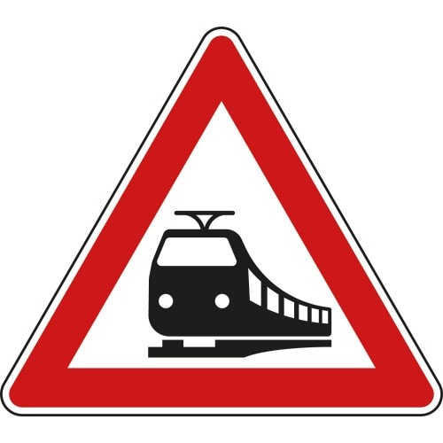 Verkehrsschild Bahnübergang VZ 151 mit rotem Dreieck und schwarzem Zugsymbol