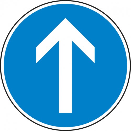 Vorgeschriebenes Verkehrszeichen mit weißem Pfeil auf blauem Grund, der geradeaus zeigt, Verkehrsschild VZ 209-30