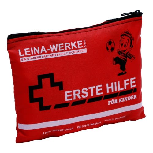 Rotes Erste-Hilfe-Set für Kinder von LEINA-WERKE mit kindgerechtem Design und Fußball-Motiv