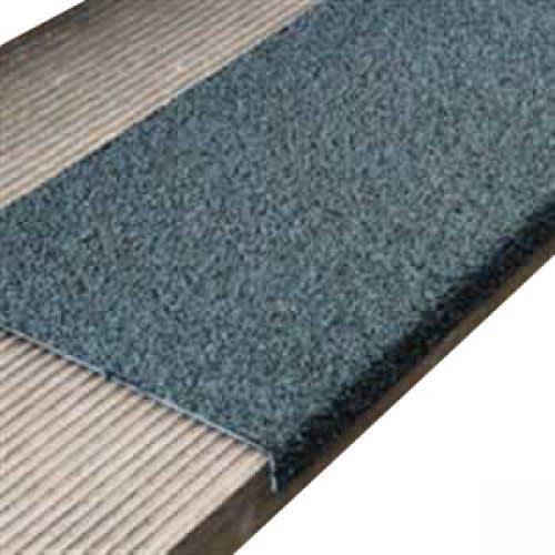 Antirutsch-Kantenprofil GFK glasfaserverstärkt auf Holzstufe