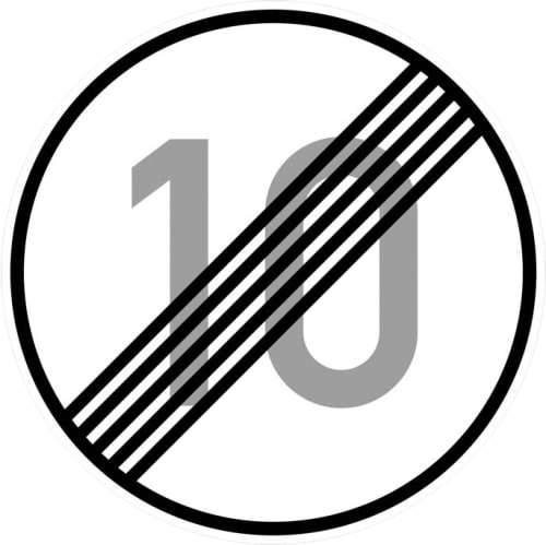 Verkehrsschild Ende der zulässigen Höchstgeschwindigkeit 10 km/h mit schwarzem diagonalen Streifen auf weißem Hintergrund