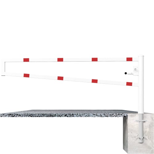 Drehbare Wegesperre aus Metall mit weißer Lackierung und roten Reflexstreifen, montiert auf Betonfundament, mit selbsteinrastender Verriegelung