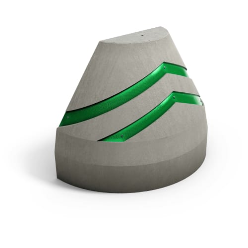 Betonsperre Absperrpoller Typ II aus grauem Beton mit grünen reflektierenden Streifen