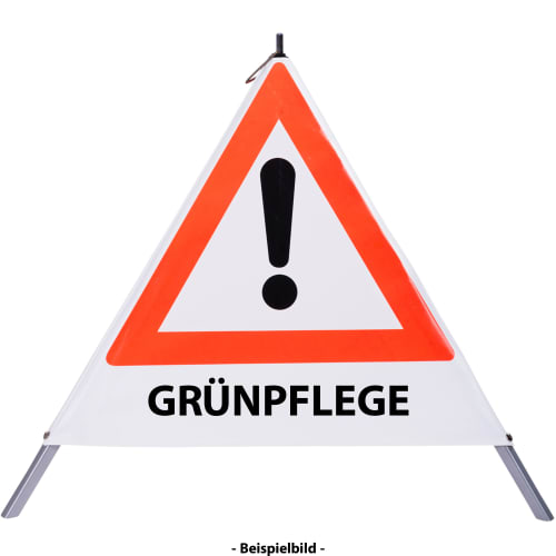Faltsignal mit rotem Dreieck und Ausrufezeichen, Text GRÜNPFLEGE, Warnschild für Gefahrenstelle bei Grünpflege