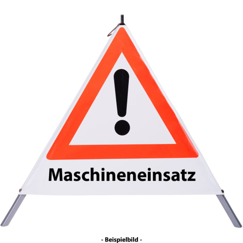 Faltsignal mit rotem Dreieck und Ausrufezeichen, Text Maschineneinsatz, Warnschild für Gefahrenstelle