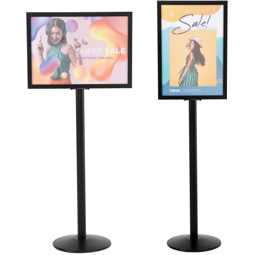 Infoständer Sign mit zwei schwarzen Ständern und Rahmen, links mit Super Sale Werbeplakat, rechts mit Woman Collection Sale Werbeplakat