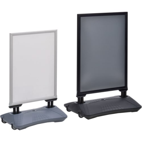 Kundenstopper WindPro Lite mit zwei wetterfesten Werbetafeln auf stabilen Kunststofffüßen