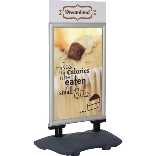 Kundenstopper WindPro mit Top-Schild und Werbeplakat für Dreamland mit Muffin und Text it's less calories when eaten in small bites