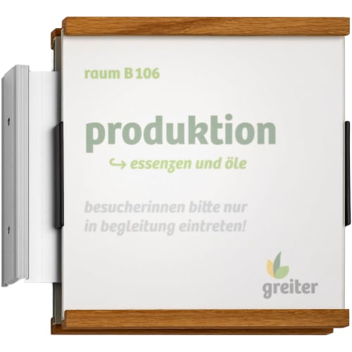 Fahnenschild Holz LMH Studioline mit Beschriftung raum B106 produktion essenzen und öle greiter