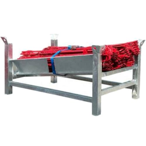 150 Stück Laterneneisen mit Absperrleinenhalter und UVV-Bügel, verzinktes Metallgestell mit roten Absperrleinen