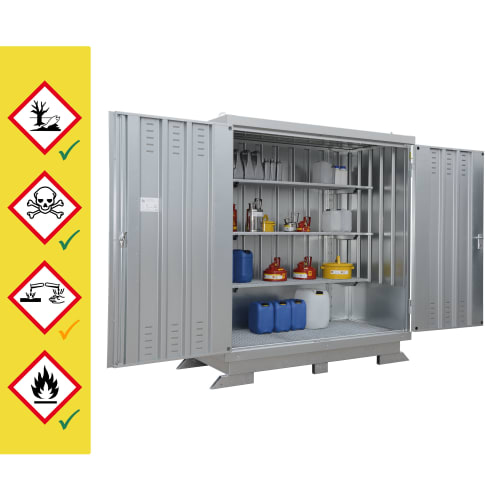 Gefahrstoffcontainer zur aktiven Lagerung entzündbarer Flüssigkeiten mit geöffneten Türen und verschiedenen Behältern im Inneren
