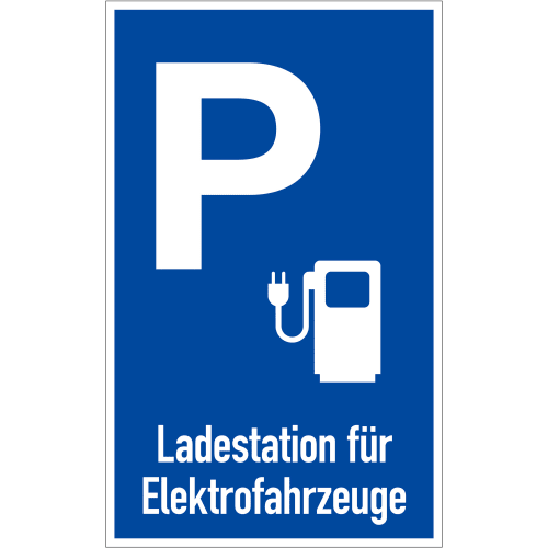 Parkplatzschild mit großem weißen P, Symbol einer E-Ladesäule und Text Ladestation für Elektrofahrzeuge auf blauem Hintergrund