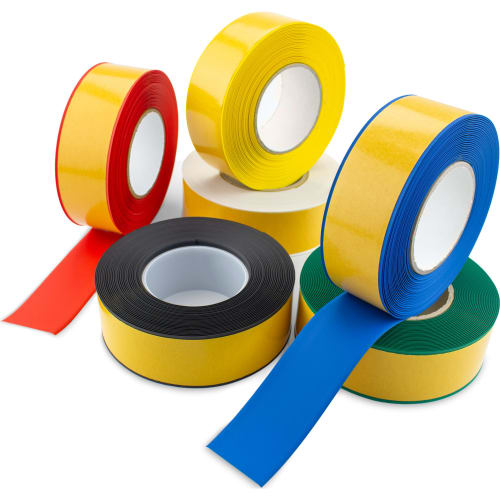 Bunte Bodenmarkierungsbänder mit abgeschrägten Rändern in verschiedenen Farben wie Rot, Gelb, Schwarz, Blau und Grün