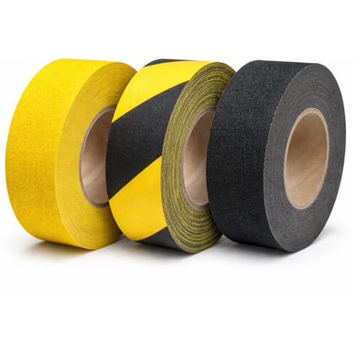 Drei Rollen Antirutschmarkierungsband aus Aluminium in Gelb, Gelb-Schwarz gestreift und Schwarz
