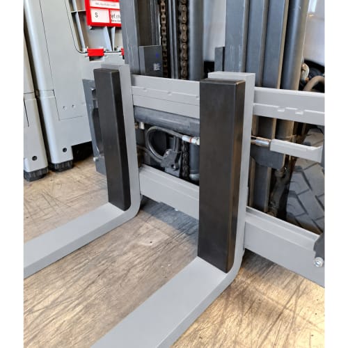 Gabelrücken-Rammschutz SecuLift Back Protect magnetisch an Gabelstaplergabeln