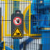 Maschinen-Warnschild Warnung vor Handverletzungen als Warnzeichen nach ISO 7010