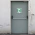 Notausgang links nach ISO 7010 (E 001) Notausgang links nach ISO 7010 (E 001)
