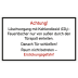 Textschild Löschvorgang mit CO2-Feuerlöscher durch Türspalt