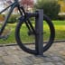 CITY-Anlehnbügel VeloRama Fahrradständer mit Mountainbike im Garten auf gepflastertem Boden