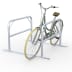Fahrradanlehnbügel Aris Rohr Modular aus verzinktem Stahl mit grünem Fahrrad und beigen Reifen